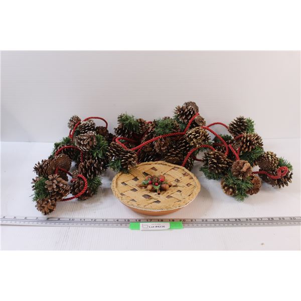 Christmas Lot: Pine Cones on Ribbon & Potpourri Pie Dish