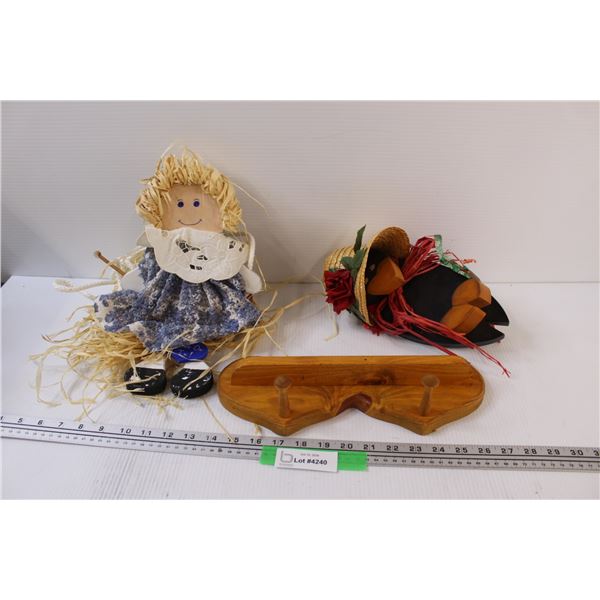 Wood Home Decor Lot: Heart Shelf, Crow, Girl - Some Wear may need some glue