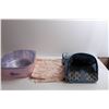 Image 5 : PetMate Pet Crate, Pet Carrying Bag, Blanket, (19) Plastic Bathtubs with liners, and Cloth Shelf Org