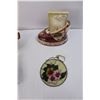 Image 2 : (2) Shell Ceramic Candle Stick Holder, Notepad With Pen In Ceramic Holder Gift Set, Stained Glass Su