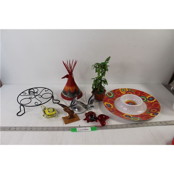 (5) Animal Decorations, Artificial Plant, Tray