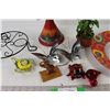Image 3 : (5) Animal Decorations, Artificial Plant, Tray