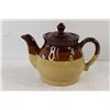 Image 8 : Cream and Sugar, (4) Teapots