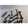 Image 10 : Adjustable Wrench, Wrenches and Box Cutter