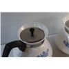 Image 3 : (2) Corning Ware Coffee Pots - Cornflower Blue