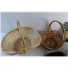 Image 9 : (3) Pleated Baskets, BBQ Brush and Framed Modern Art Print 9'' x 7'' - Cracked Glass