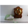 Image 1 : Bingo Cards and Wooden Westclox Quartzmatic Wall Clock - As Is