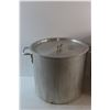 Image 2 : (2) Large Stock Pots with 1 Lid