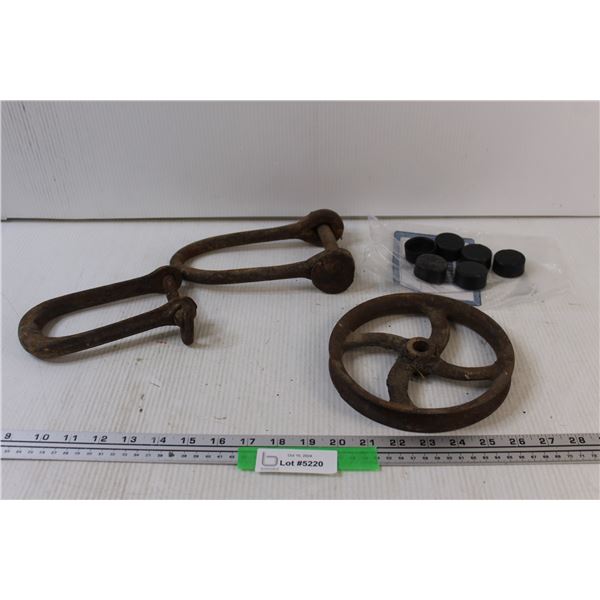 (2) Vintage Clevis & (1) Pulley & (6) Dust Caps
