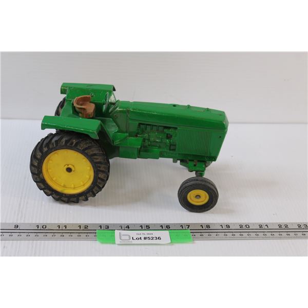 John Deere ERTL Die Cast Model Tractor - 1:16 Scale - Some Wear