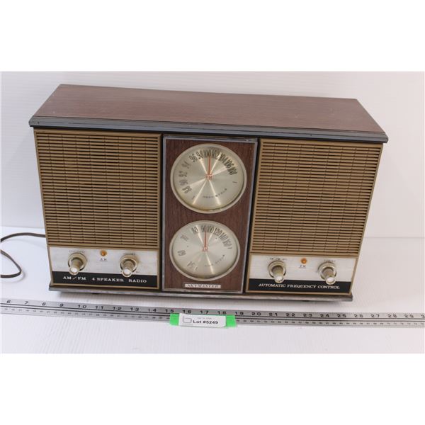 Vintage Skymaster Radio - Works/Powers On