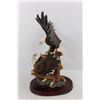 Image 4 : The Canadian Wilderness Fighting Bald Eagle Figurine Decor