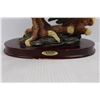 Image 6 : The Canadian Wilderness Fighting Bald Eagle Figurine Decor