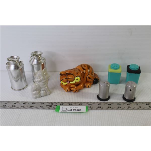 (3) Pair of Salt & Pepper Shakers - Ceramic Garfield & Cat