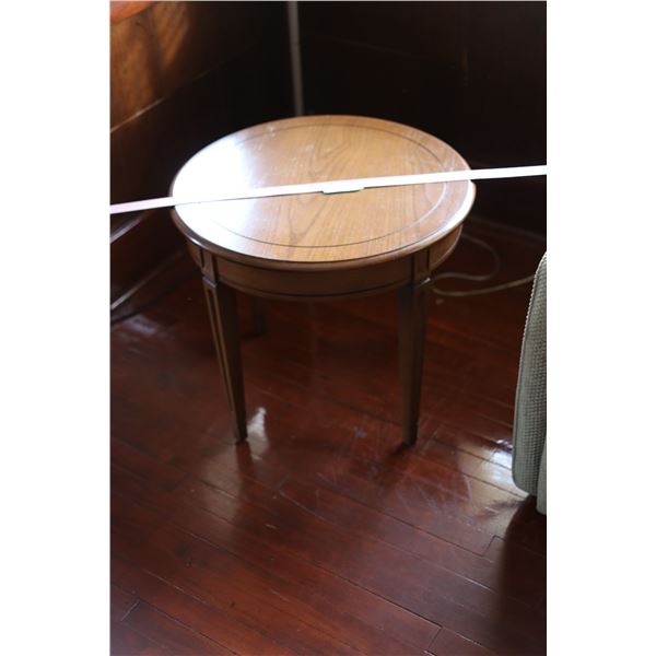 Vintage Round End Table (24" Dia., 21" High)