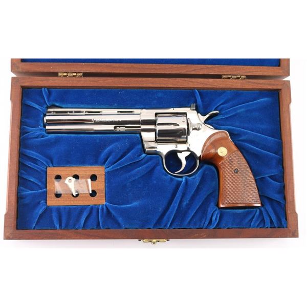 Colt Python .357 Mag. SN: V566634