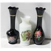 Image 1 : SET OF DECORATIVE VASES