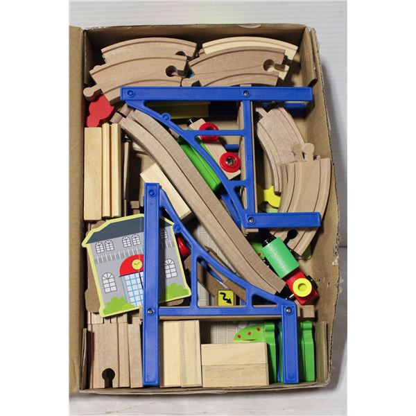 SPARK CREATE WOODEN TRAIN SET