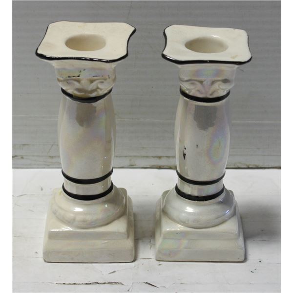 SET OF WHITE CERAMIC CANDLE HOLDERS