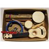 Image 1 : VINTAGE MUSICAL INSTRUMENTS ALL TOGETHER-ESTATE