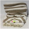 Image 1 : 4FTX8FT SUN MASKÿ GALLERY VANCOUVER ART RUG