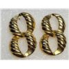 Image 1 : 32)  SET OF GOLD TONE STUD EARRINGS WITH FIGURE 8