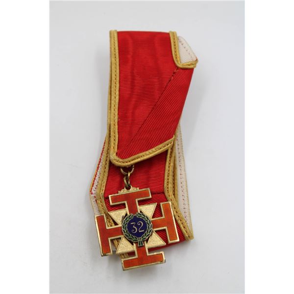.925 BARRIE CONSISTARY MASONIC 32ND DEGREE MEDAL