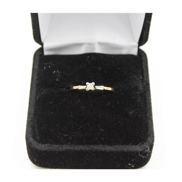 UNSTAMPED GOLD RING 3 PETIT DIAMONDS SIZE 4.5