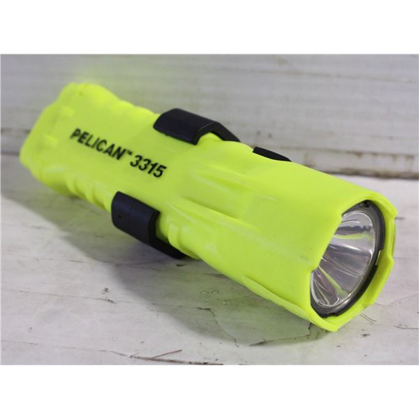 PELICAN 3315 FLASHLIGHT WATERPROOF AND