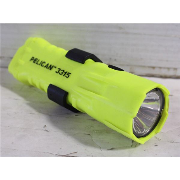 PELICAN 3315 FLASHLIGHT WATERPROOF AND
