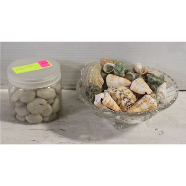 SEASHELLS IN VINTAGE ANCHOR HOCKING