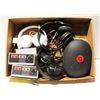 Image 1 : FLAT OF HEADPHONES/CASE WITH MINI NINTENDO WITH