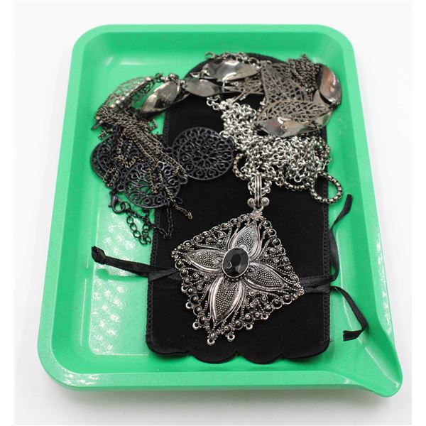 NEW GREEN TRAY WITH 4 NEW JEWELRY PIECES - RETAIL