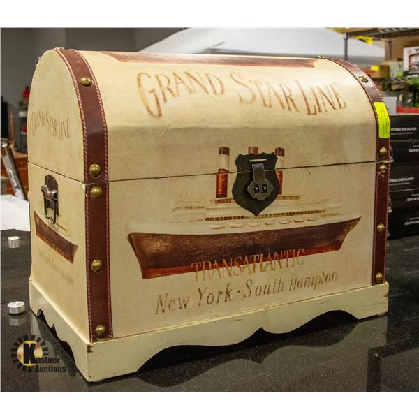 DECORATIVE WODDEN TRAVEL TRUNK