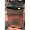 Image 1 : DANBY MINI FRIDGE NEEDS CLEANING