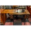 Image 1 : ANTIQUE SEWING MACHINE