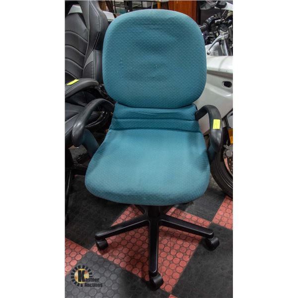USED OFFICE CHAIR