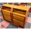 Image 1 : PAIR OF OAK NIGHTSTANDS H-33" W-18" L-26"