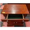 Image 2 : SOLID WOOD 3-DRAWER NIGHT STAND - VELVET