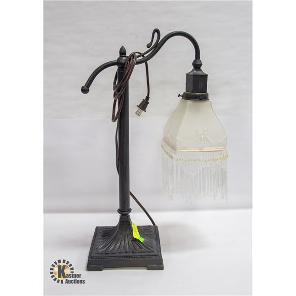 TABLE LAMP WITH ORNATE SHADE