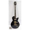 Image 1 : ELECTRIC GUITAR WITH CASE (NEEDS FULL CLEANING)