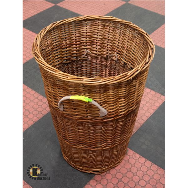 LARGE LAUNDRY BASKET