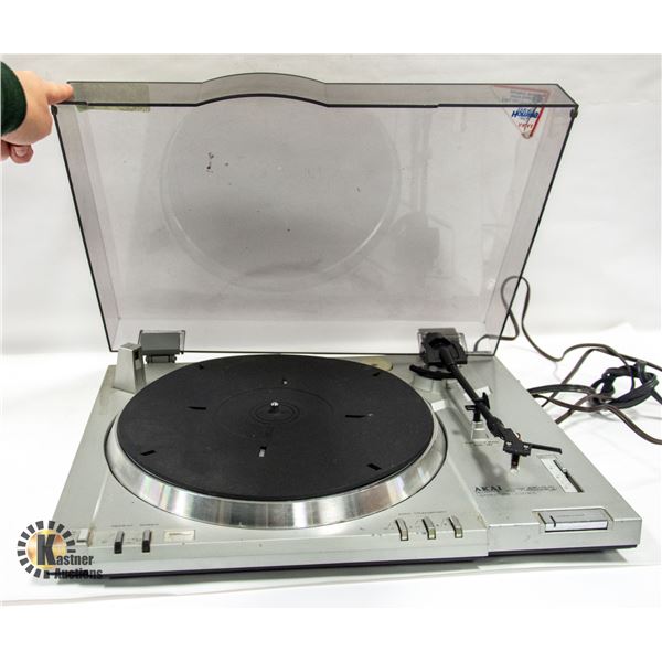 AKAI AP Q41 QUARTZ LOACK TURNTABLE