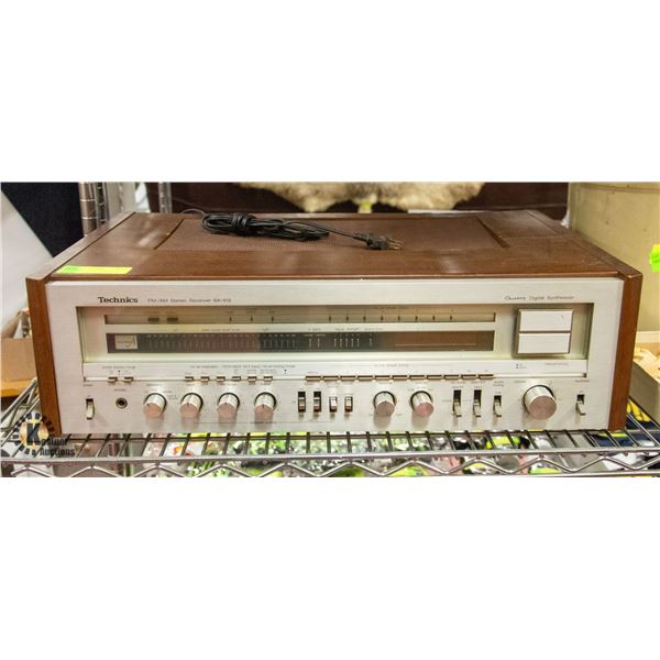 TECHNICS SA-818 STEREO RECEIVER. POWERS ON. ESTATE