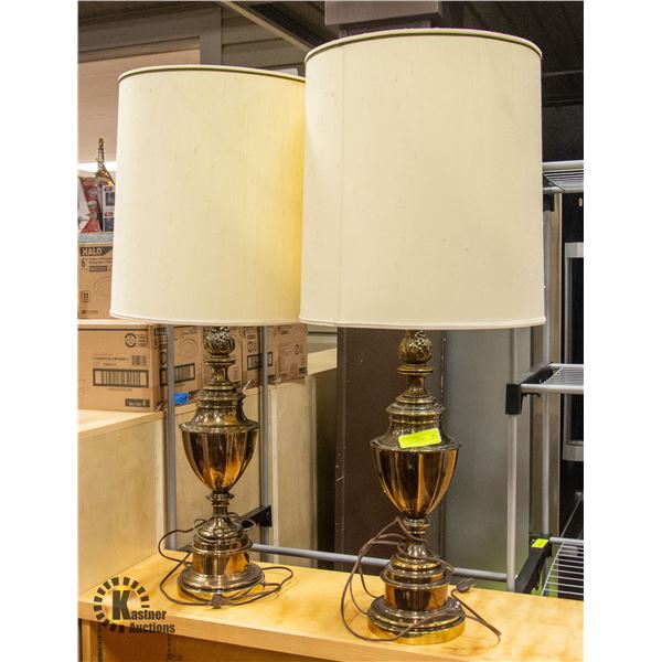 PAIR OF VINTAGE BRASS TABLE LAMPS WITH SHADES