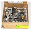Image 1 : BOX OF 40 COLLECTOR SPOONS