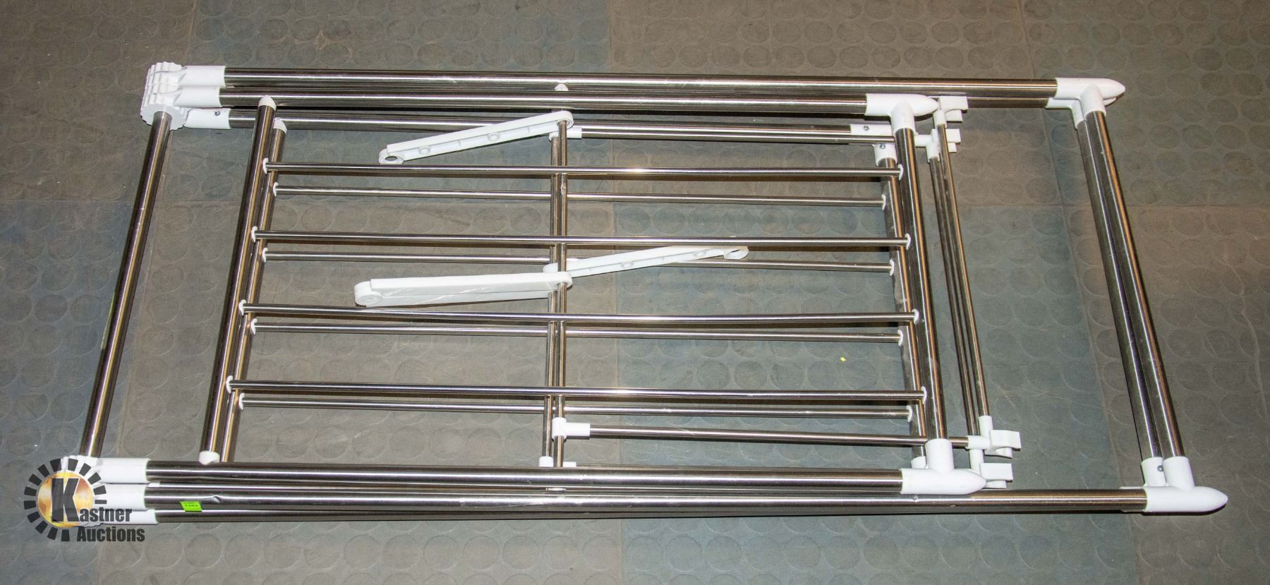FOLDABLE CLOTHES RACK - Kastner Auctions