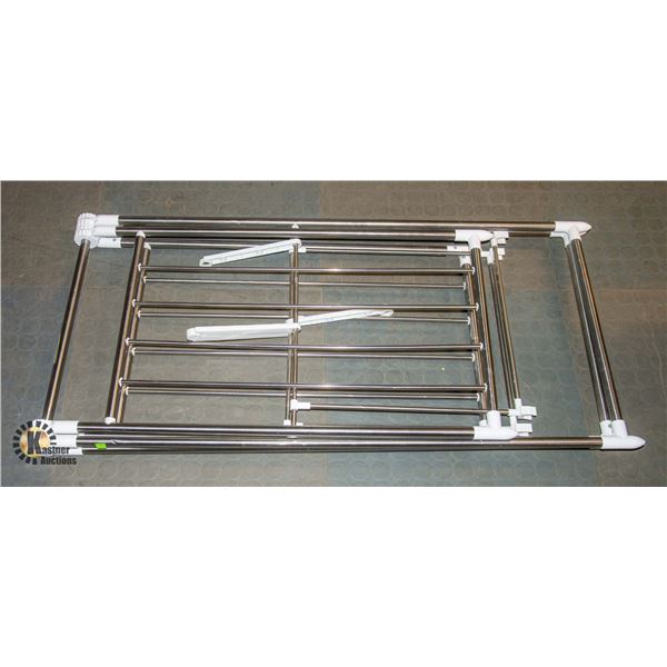 FOLDABLE CLOTHES RACK