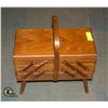Image 1 : VINTAGE ACCORDION DOVETAIL CONSTR SEWING BOX