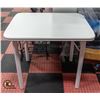 Image 1 : KITCHEN TABLE